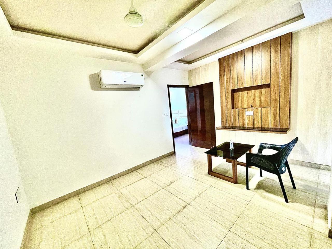 Gr Palace, In Front Of Sea-Beach With Breakfast, Swimming-Pool, Fully Air-Conditioned, Hotel With Parking Availability Puri Exterior foto