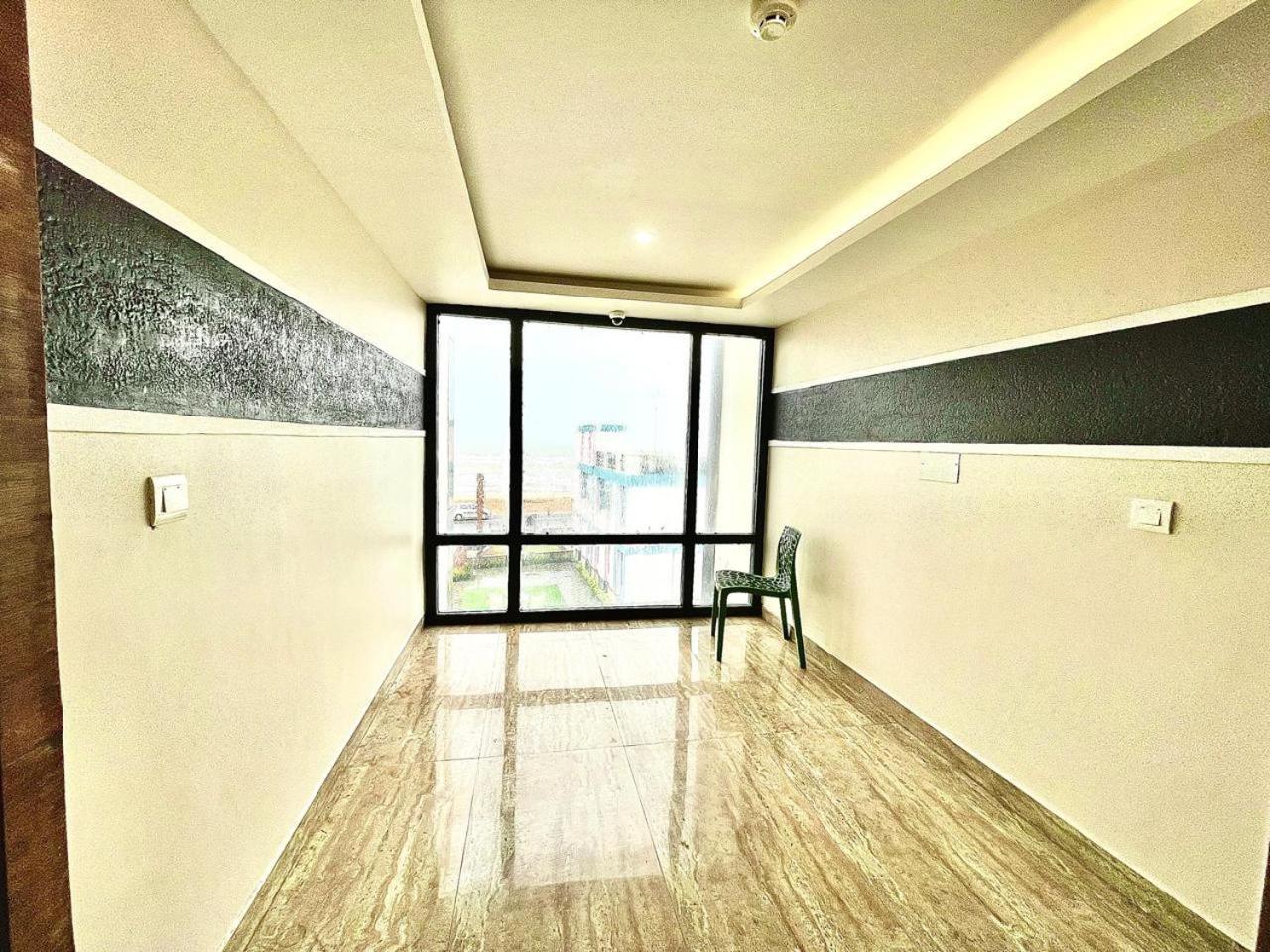 Gr Palace, In Front Of Sea-Beach With Breakfast, Swimming-Pool, Fully Air-Conditioned, Hotel With Parking Availability Puri Exterior foto